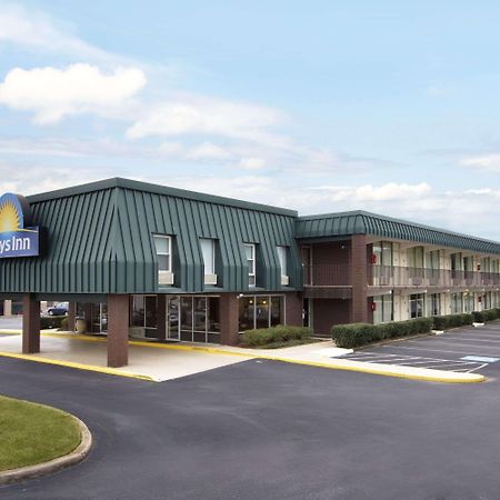 Days Inn By Wyndham Seneca-Clemson Екстериор снимка