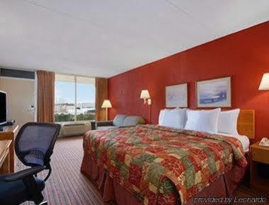 Days Inn By Wyndham Seneca-Clemson Екстериор снимка